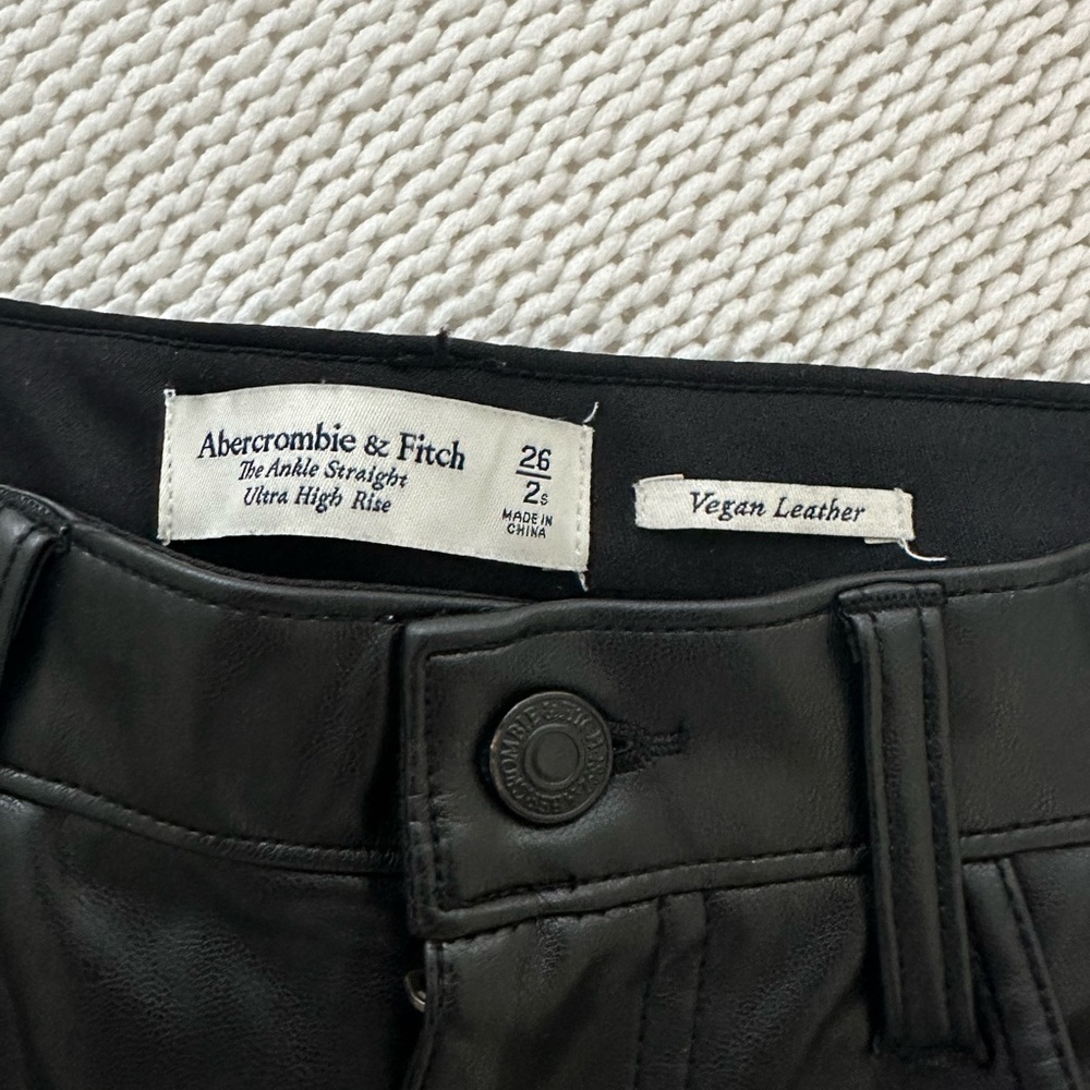 Abercrombie & Fitch The Ankle Straight Ultra High Rise Vegan Leather Pants Sz 26 - Picture 10 of 11